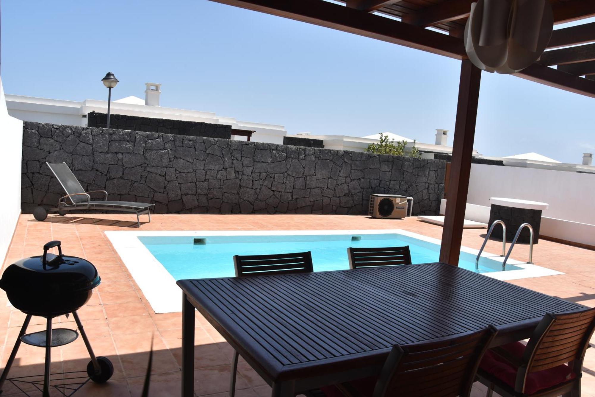 Happy Villa Con Piscina Privada Playa Blanca  Exterior photo