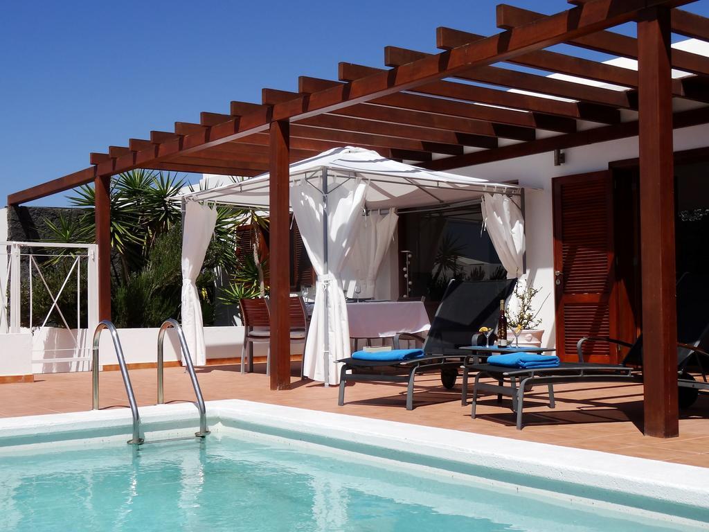 Happy Villa Con Piscina Privada Playa Blanca  Exterior photo